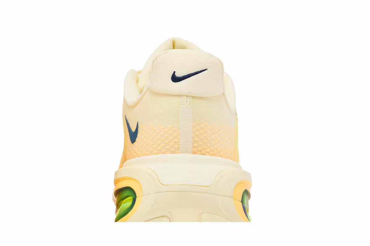 Nike Vomero Premium Alabaster, view 8