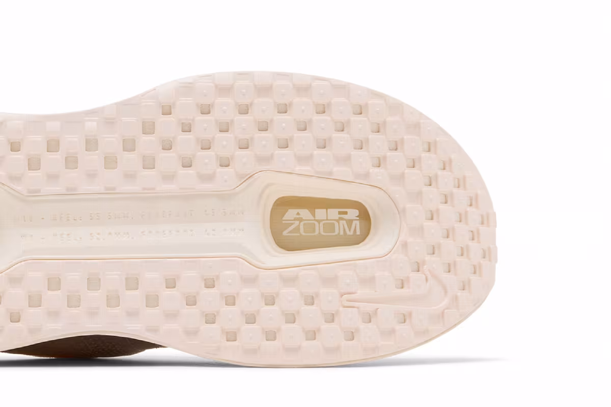 Nike Women's Vomero Premium Chalk, view 6