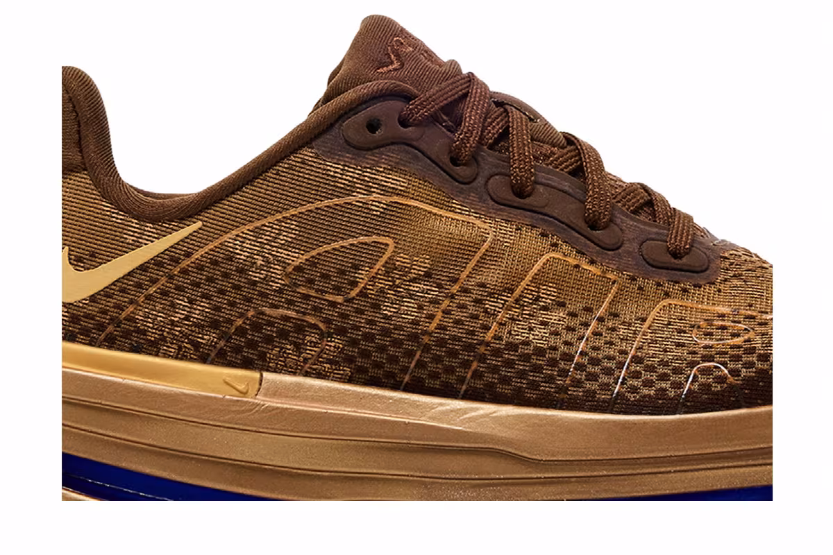 Nike Women's Vomero Premium FDL, view 3