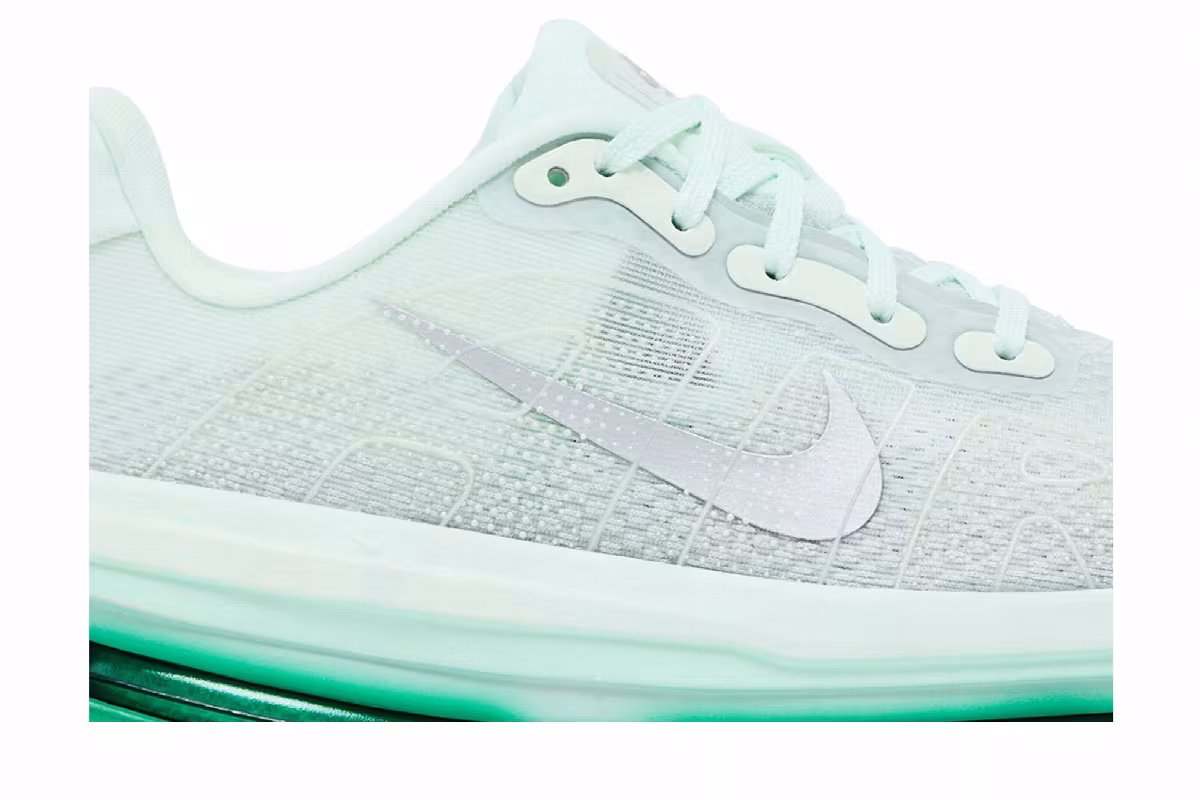Nike Women's Vomero Premium Barely Green, view 3