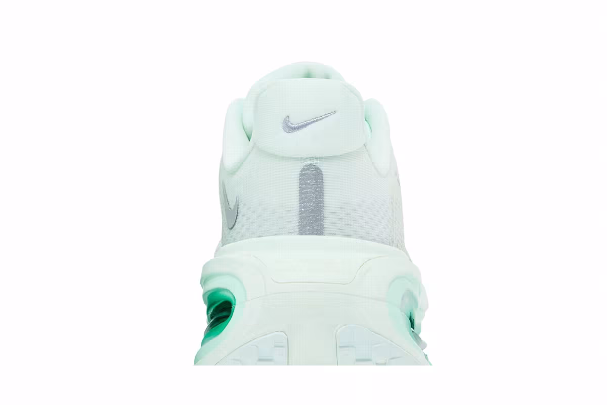 Nike Women's Vomero Premium Barely Green, view 8