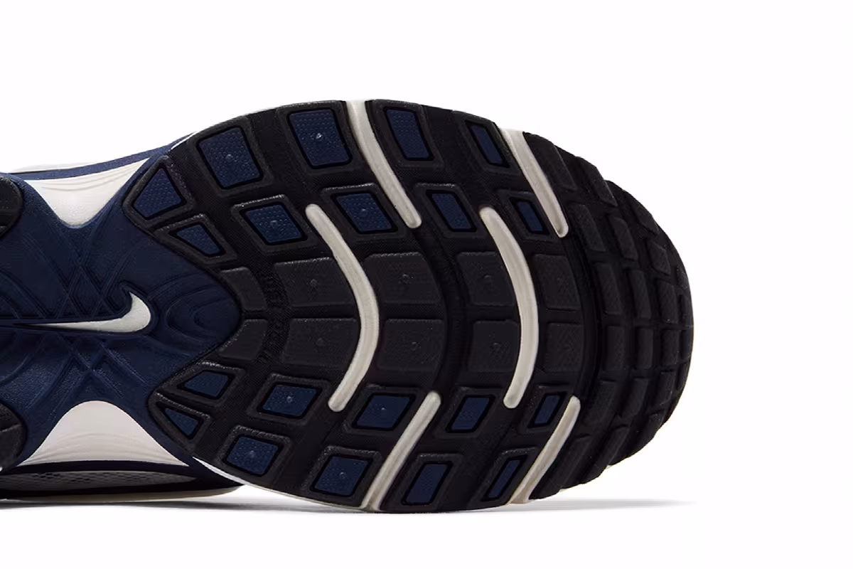 Nike V5 RNR White Midnight Navy, view 6