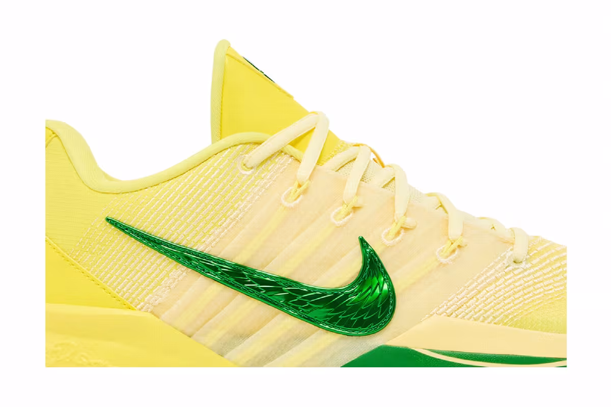 Nike Women's Sabrina 3 Oregon Ducks, view 3