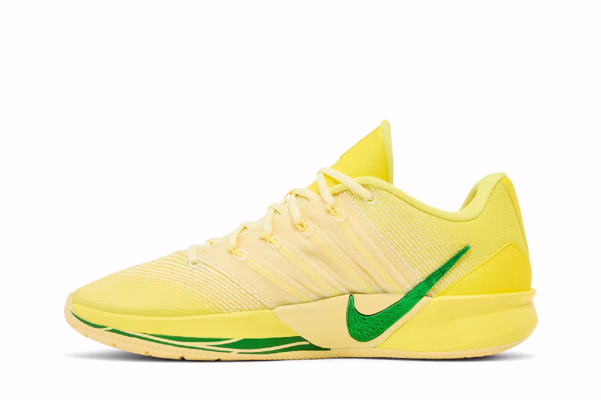 Nike Women's Sabrina 3 Oregon Ducks, view 4