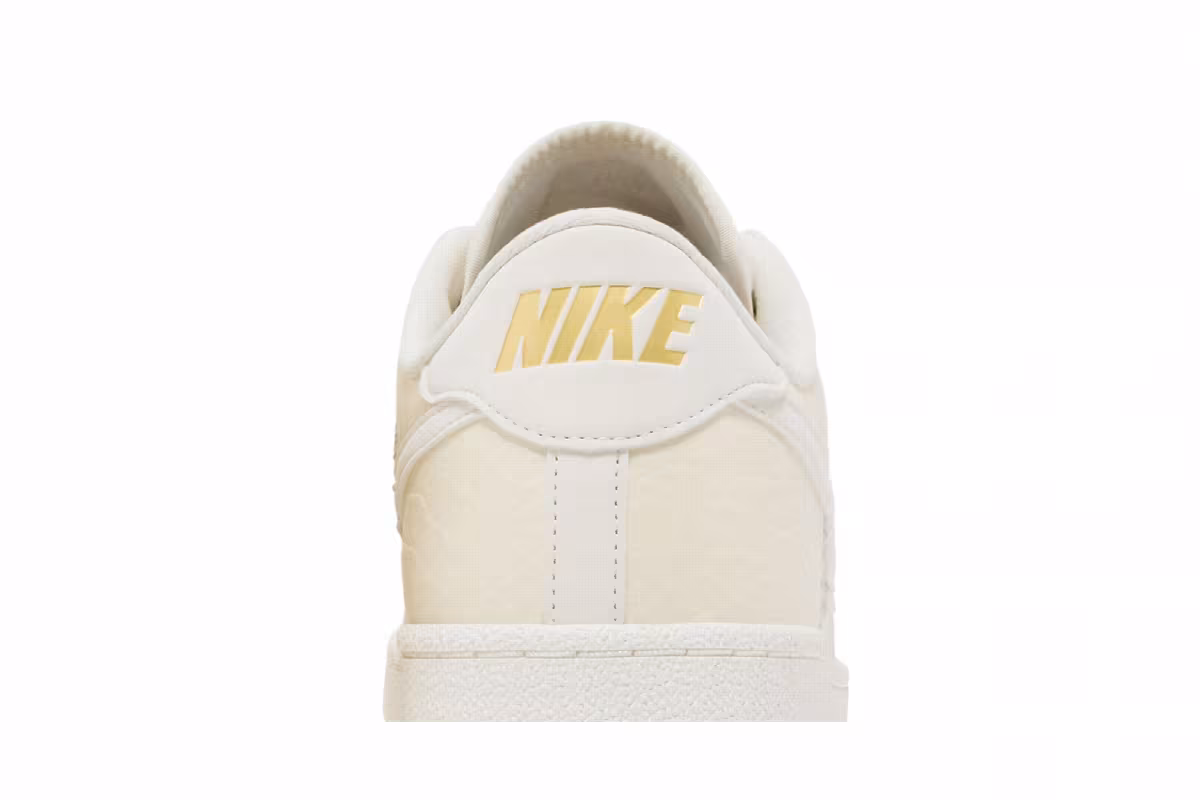 Nike Tennis Classic Premium Pale Ivory, view 8