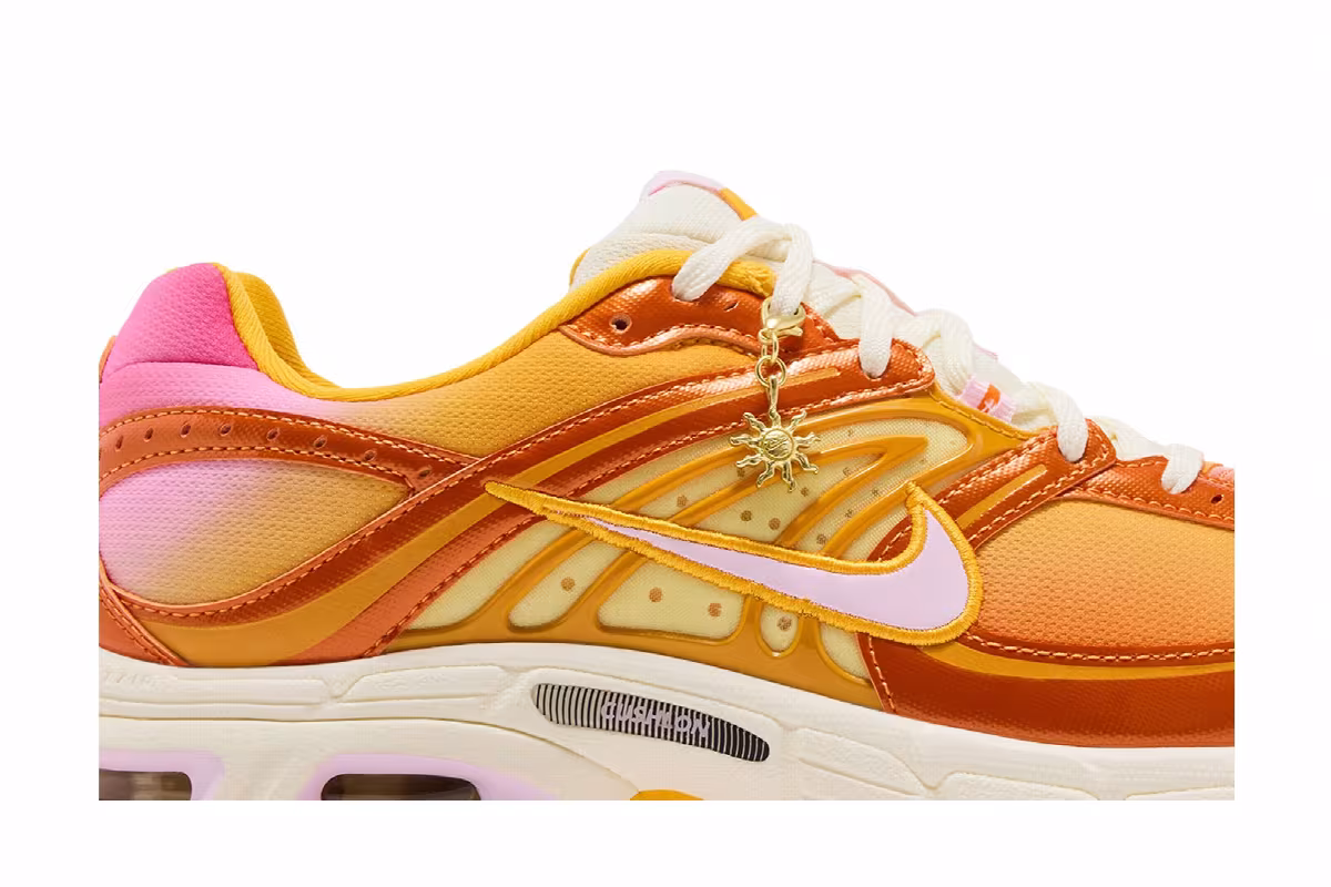 Nike Women's Air Max Moto 2K Orange Horizon, view 3