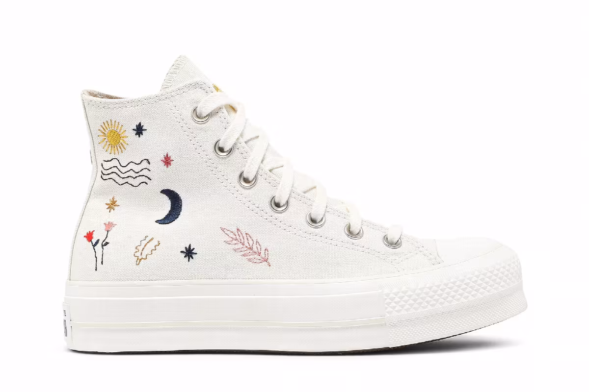 Converse Women's Chuck Taylor All Star Platform High It's Okay To Wander - Egret, view 2