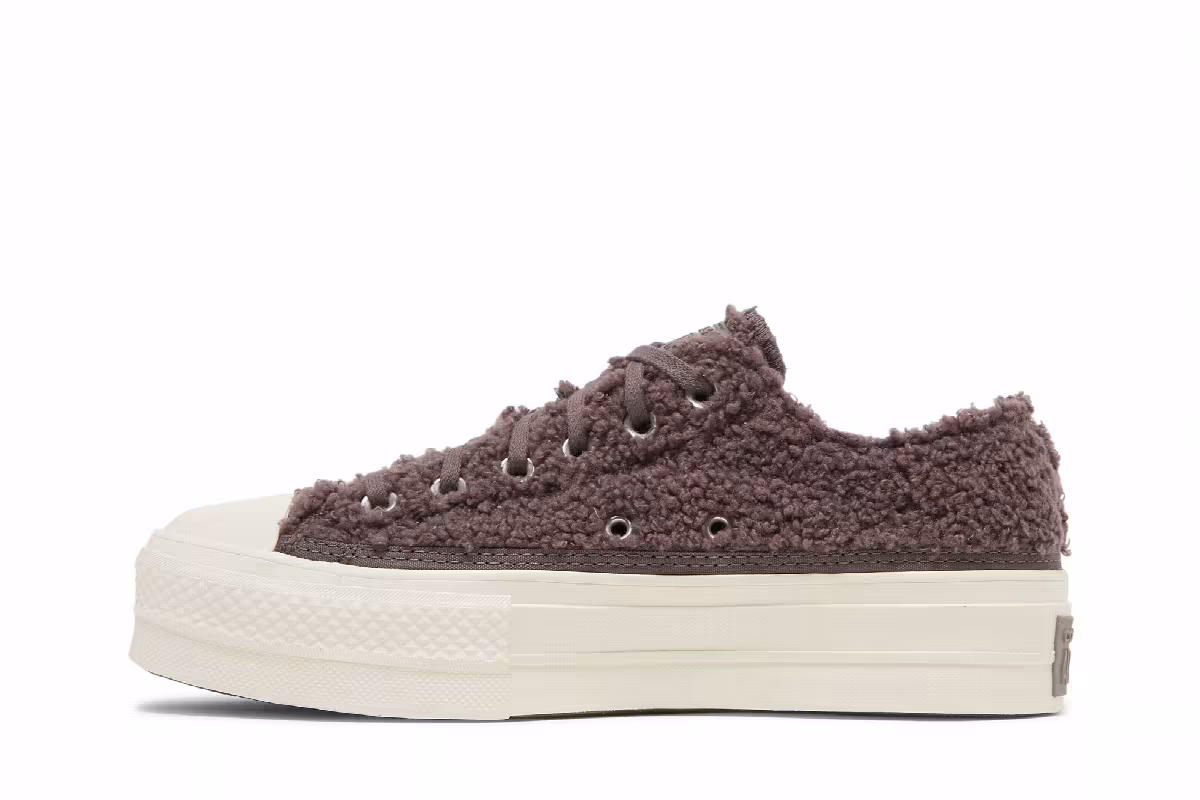 Converse Women's Chuck Taylor All Star Platform Low Cozy Sherpa - Violet Ore, view 4