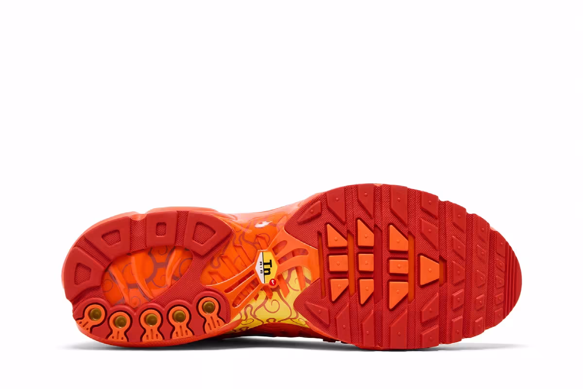One Piece x Nike Air Max Plus Mera Mera, view 5