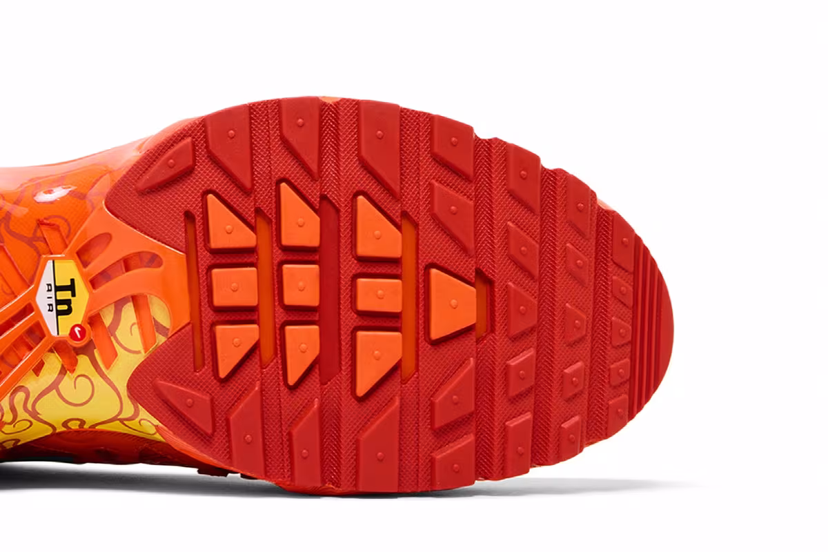 One Piece x Nike Air Max Plus Mera Mera, view 6