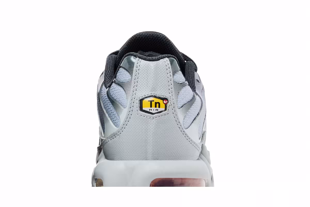 Nike Air Max Plus Light Smoke Grey, view 8