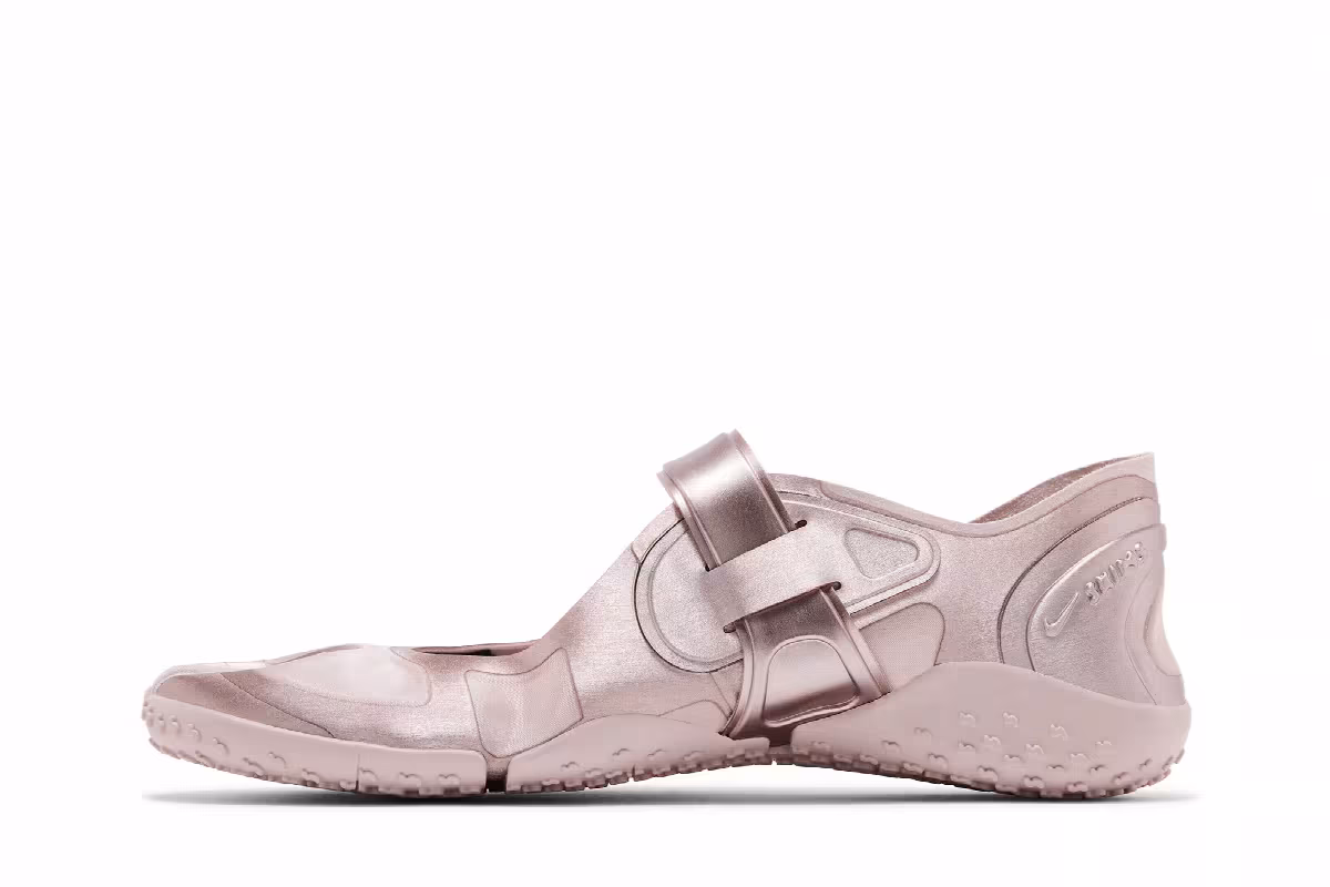 Women's NikeSKIMS Air Rift Satin - Slit Red, view 4