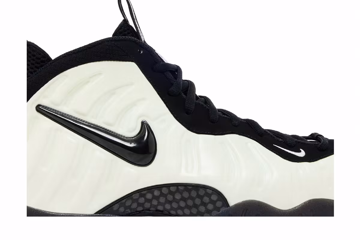 Nike Air Foamposite Pro Glow In The Dark, view 3
