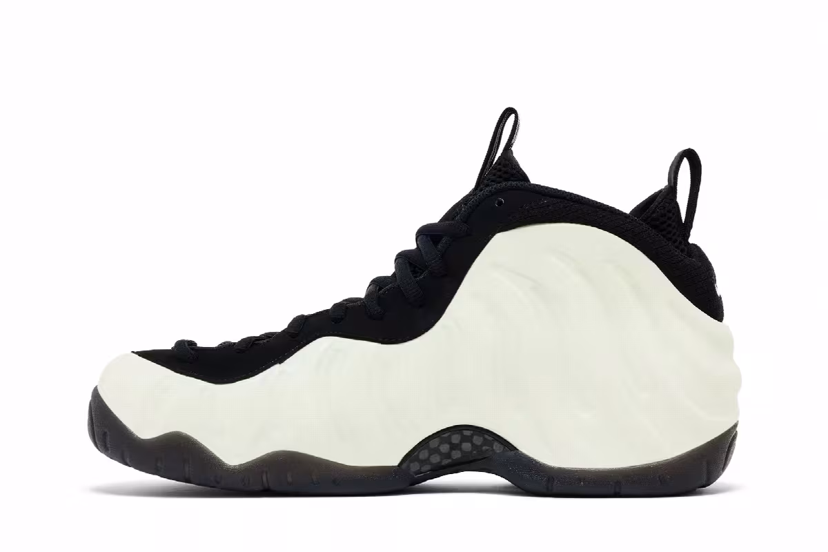 Nike Air Foamposite Pro Glow In The Dark, view 4