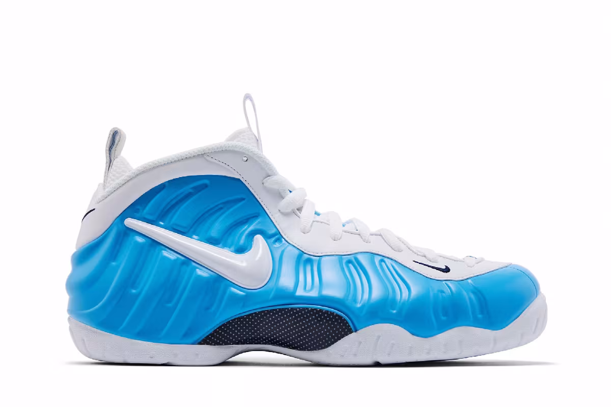 Nike Air Foamposite Pro University Blue 2026, view 2