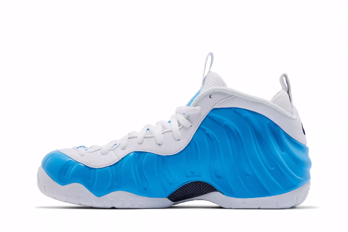 Nike Air Foamposite Pro University Blue 2026, view 4