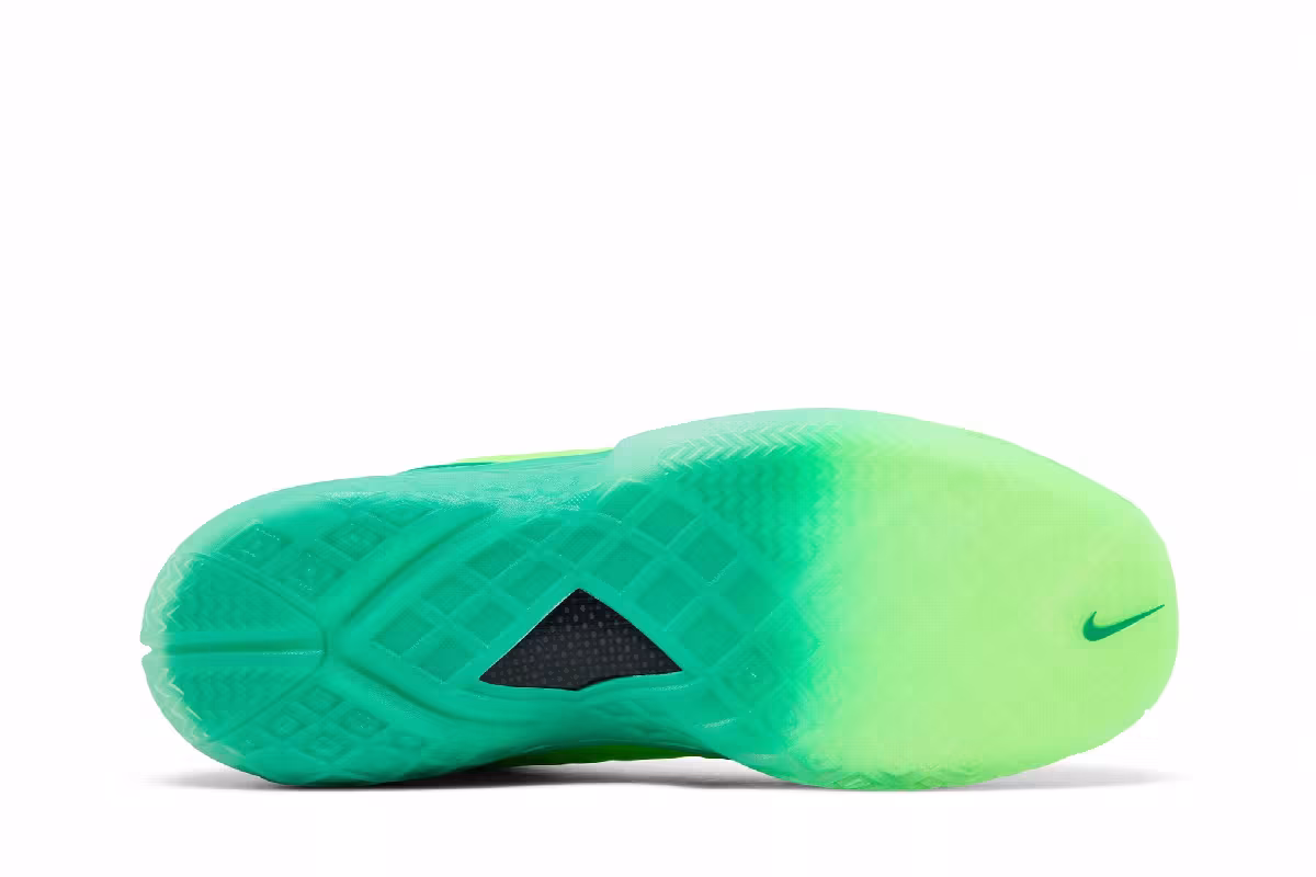 Nike Kobe 3 Low Protro Grinch, view 5