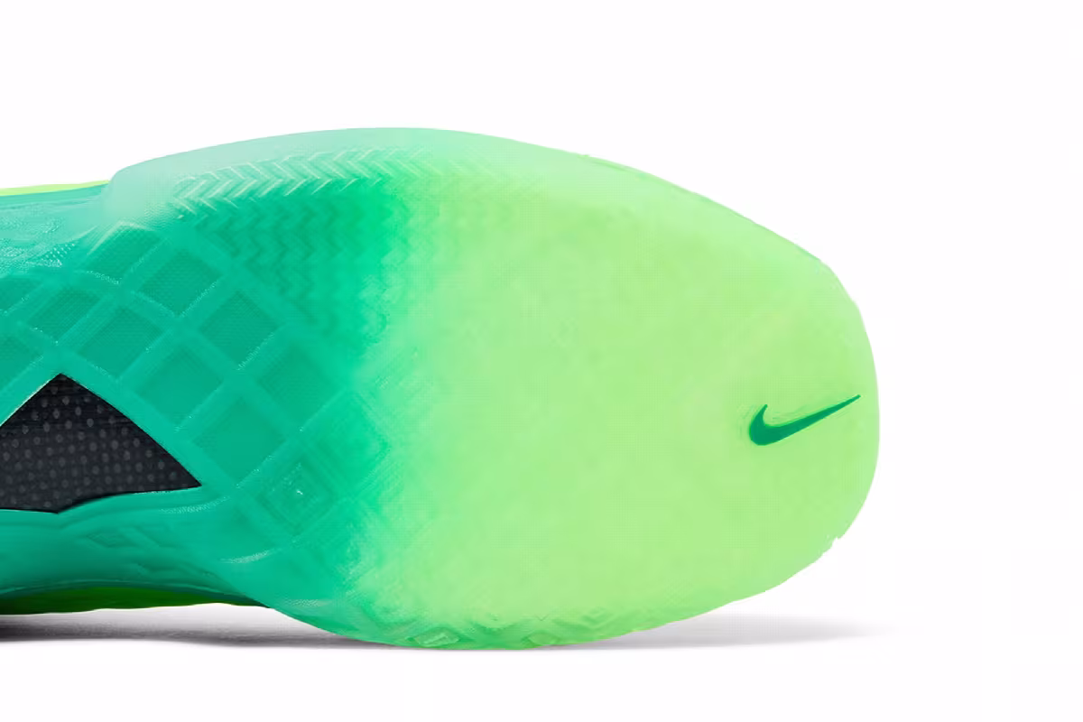 Nike Kobe 3 Low Protro Grinch, view 6