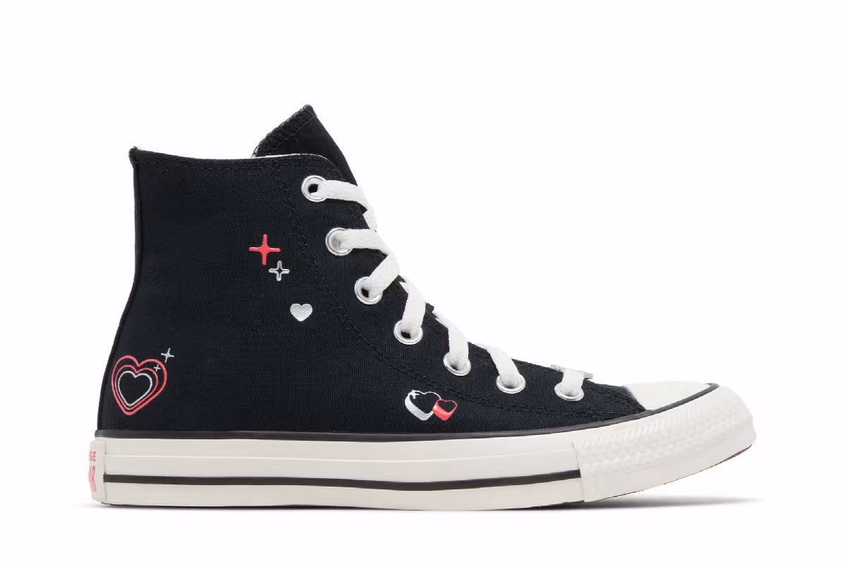 Converse Women's Chuck Taylor All Star High Y2K Heart - Black, view 2