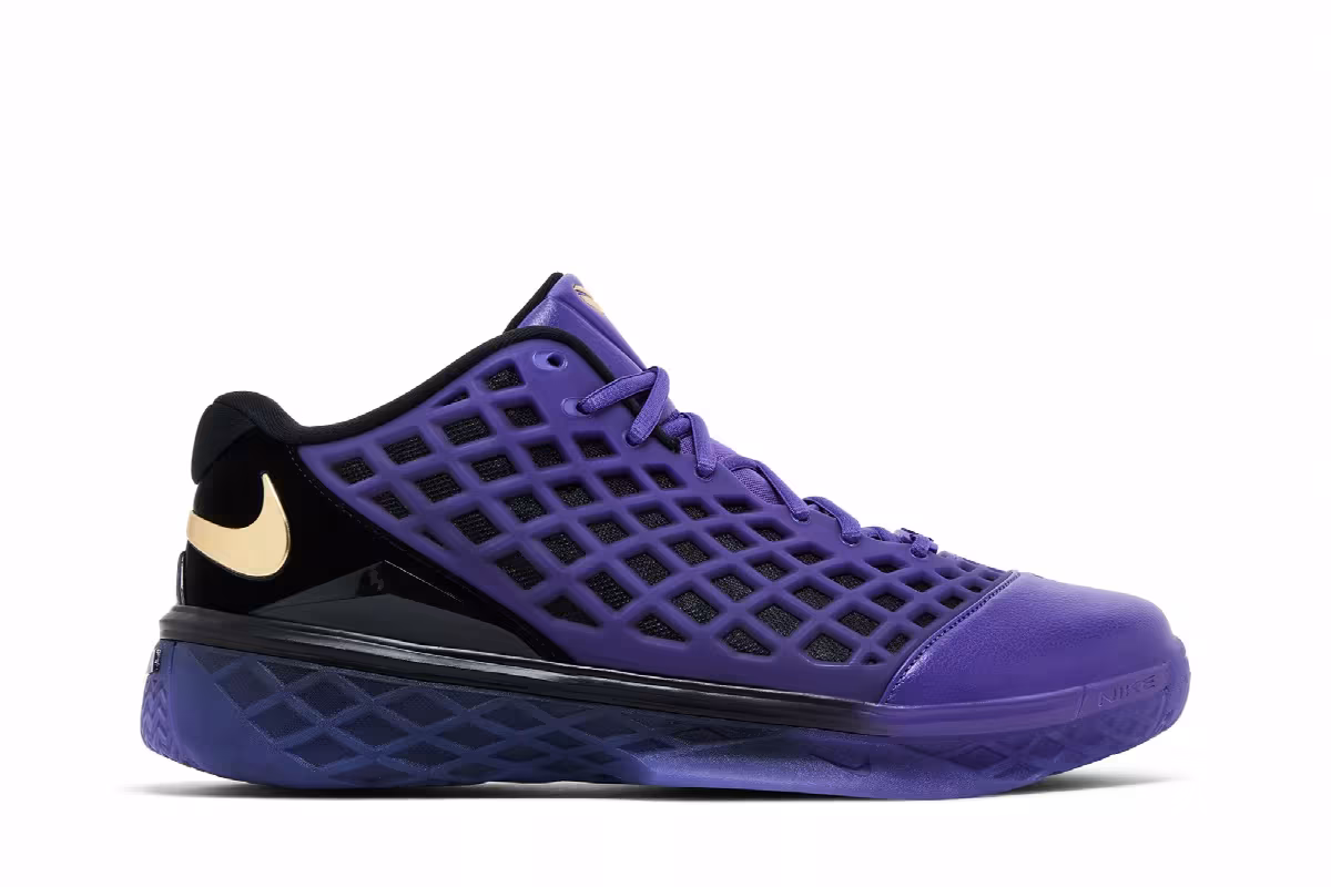 FC Barcelona x Nike Kobe 3 Low Protro Black Gold Metallic, view 2