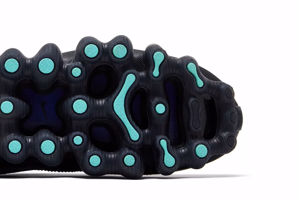 Nike Air Liquid Max Black Radiant Blue, view 6