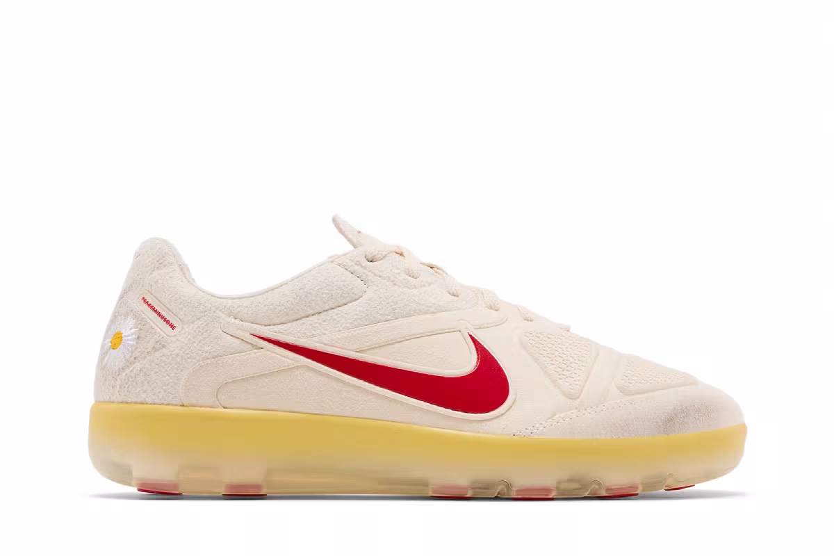 PEACEMINUSONE x Nike Cryoshot CTR 360 Korea, view 2