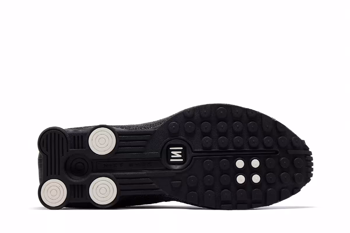 Nike Shox R4 Black Distressed Leather, view 5