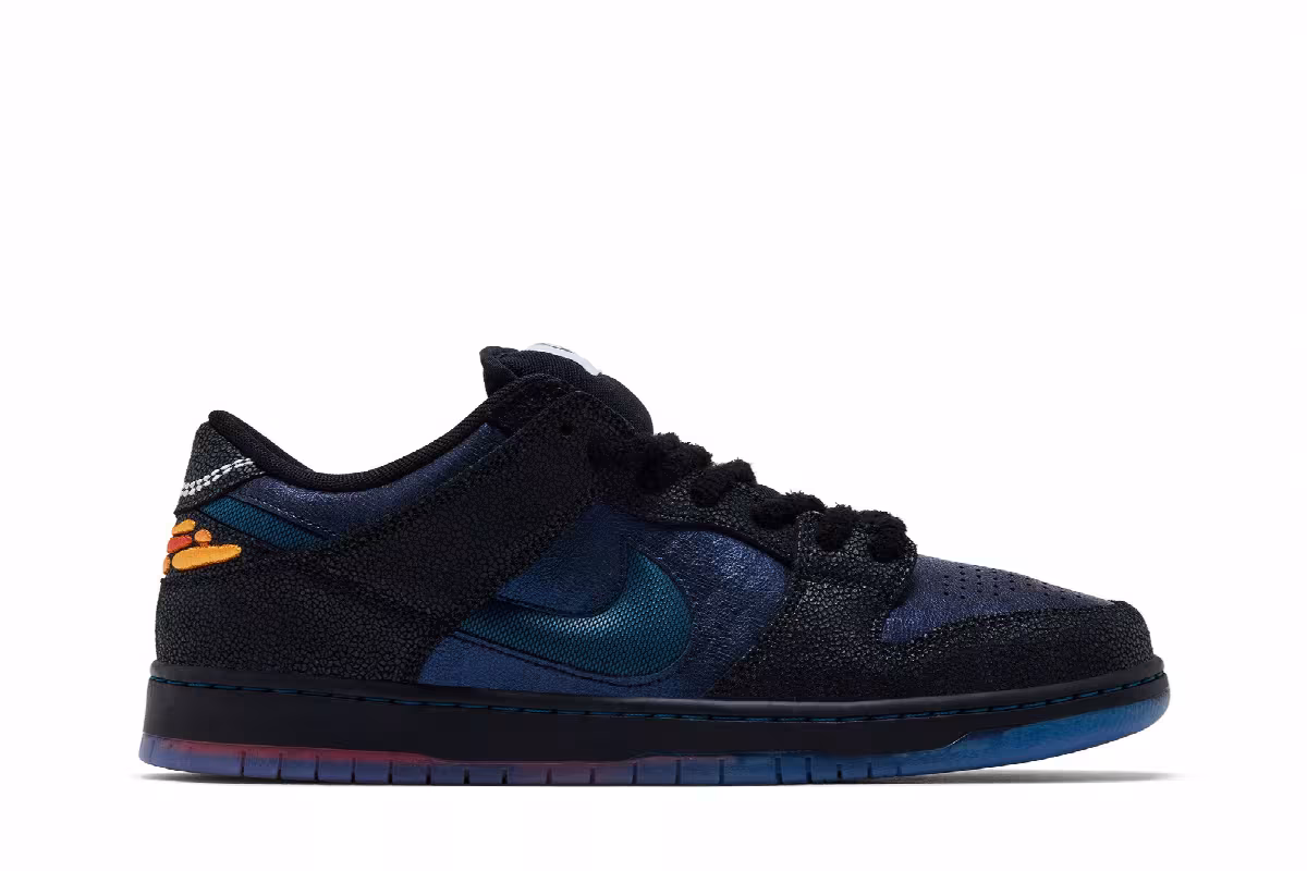 Bluetile x Nike SB Dunk Black Marina White, view 2