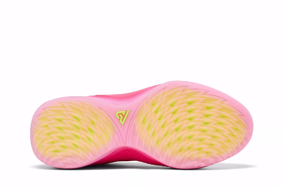Nike Giannis Freak 8 Hyper Pink Hyper Orange, view 5