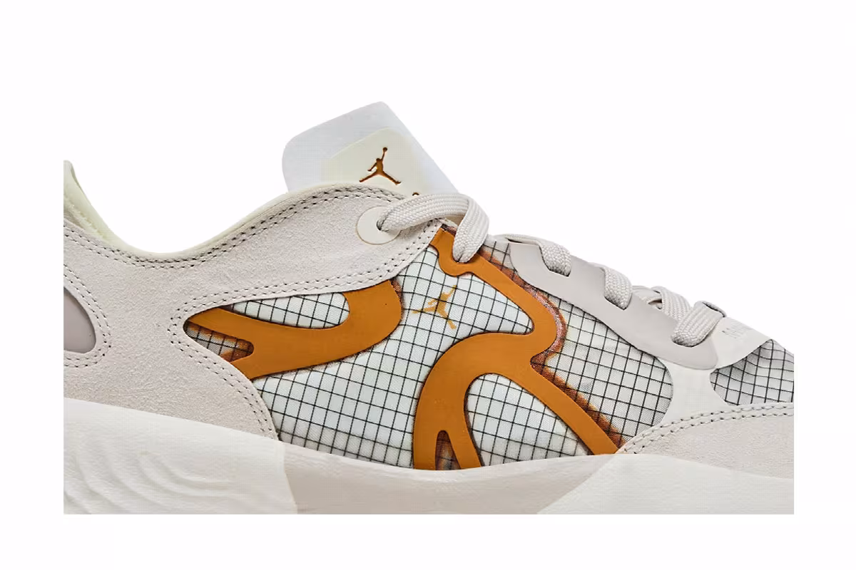Air Jordan Women's Jordan Delta 3 Light Orewood Brown, view 3