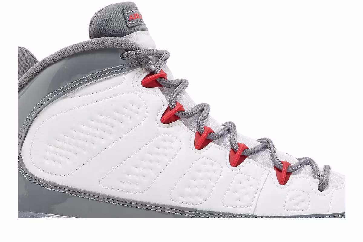 Air Jordan 9 GS Fire Red, view 3