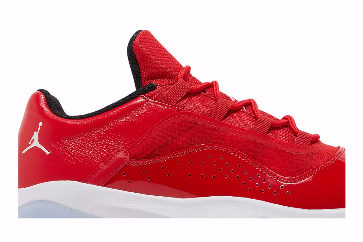 Air Jordan 11 CMFT Low University Red, view 3