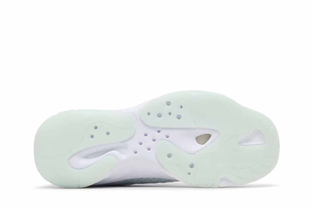Women's Air Jordan 11 CMFT Low Igloo, view 5