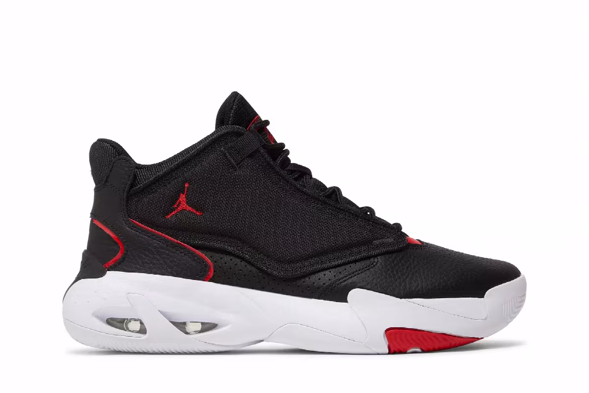 Air Jordan Max Aura 4 Bred, view 2