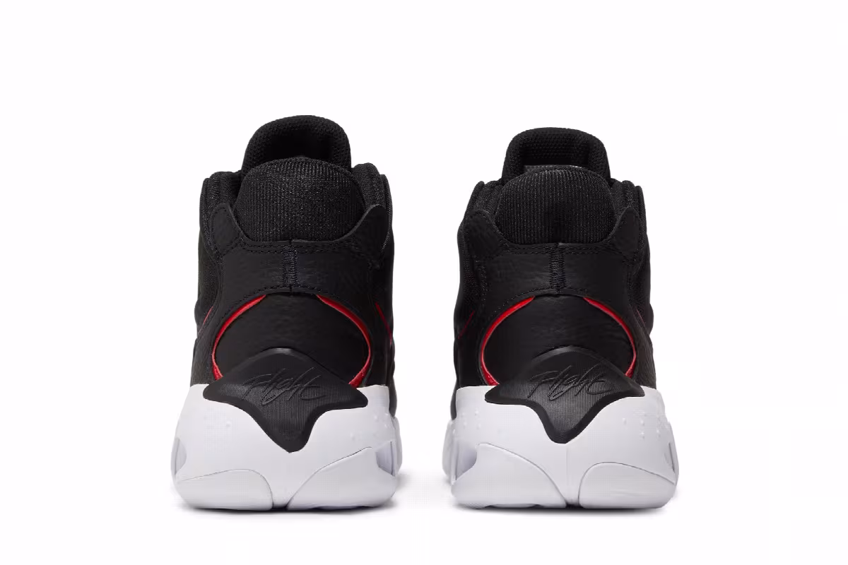 Air Jordan Max Aura 4 Bred, view 7