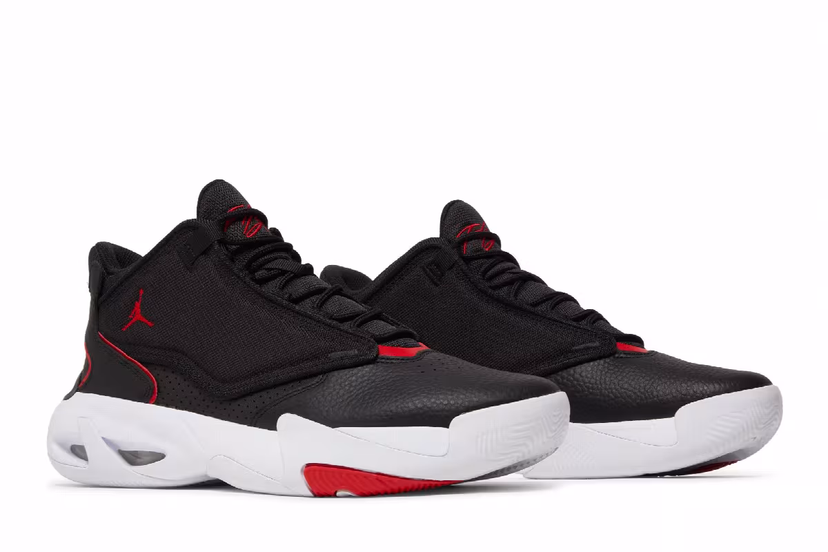 Air Jordan Max Aura 4 Bred, view 9