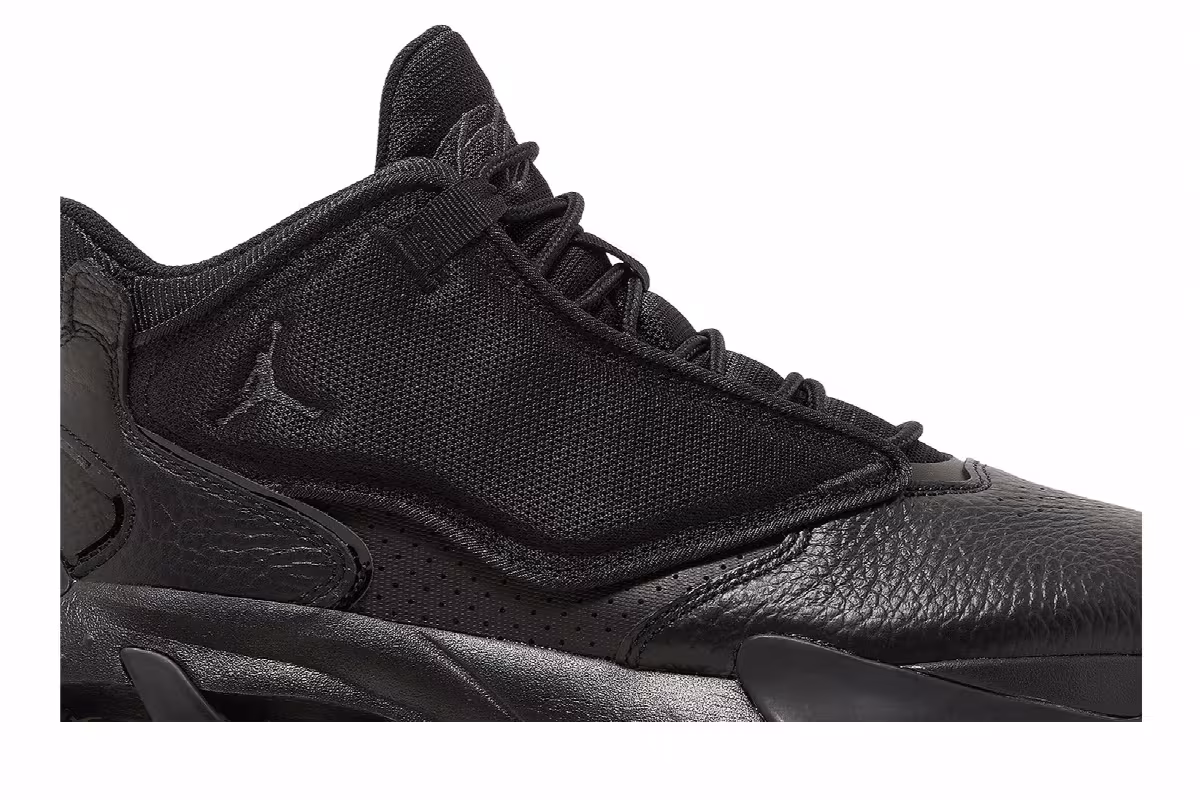 Air Jordan Max Aura 4 Black Anthracite, view 3