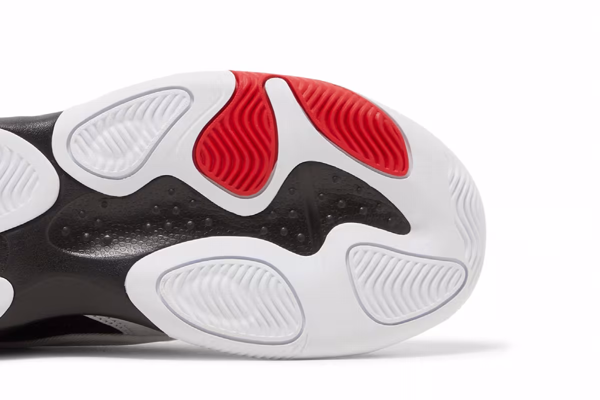 Air Jordan Max Aura 4 White Black University Red, view 6