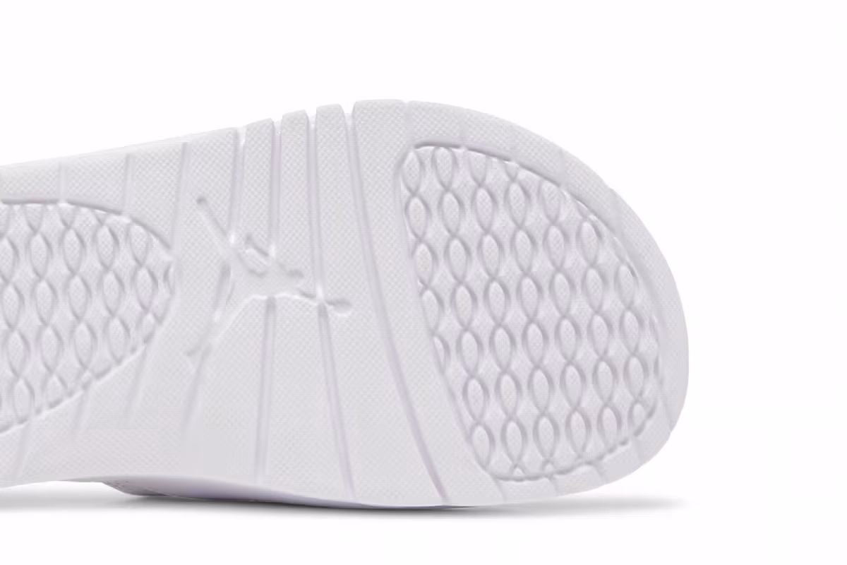 Air Jordan Hydro 11 White Varsity Red, view 6