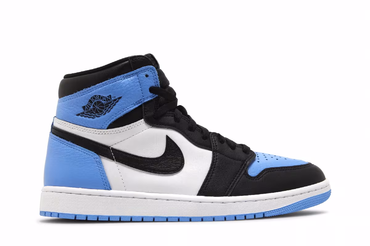 Air Jordan 1 High OG UNC Toe, view 2