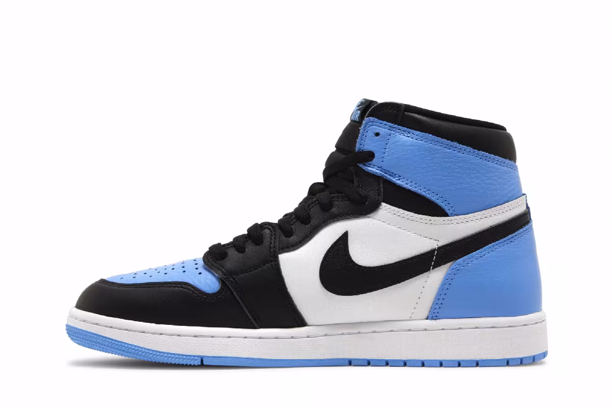 Air Jordan 1 High OG UNC Toe, view 4