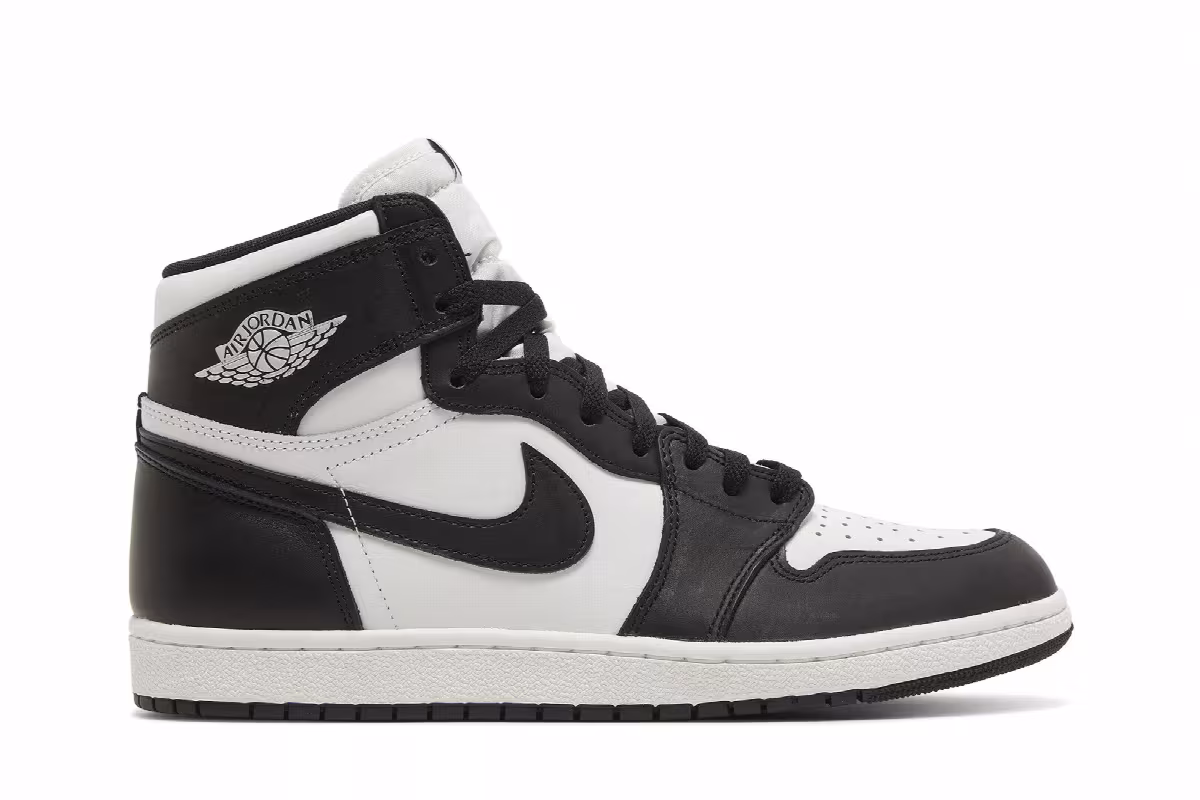 Air Jordan 1 High Black White, view 2