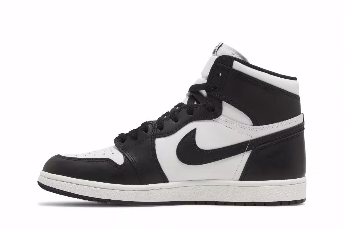 Air Jordan 1 High Black White, view 4