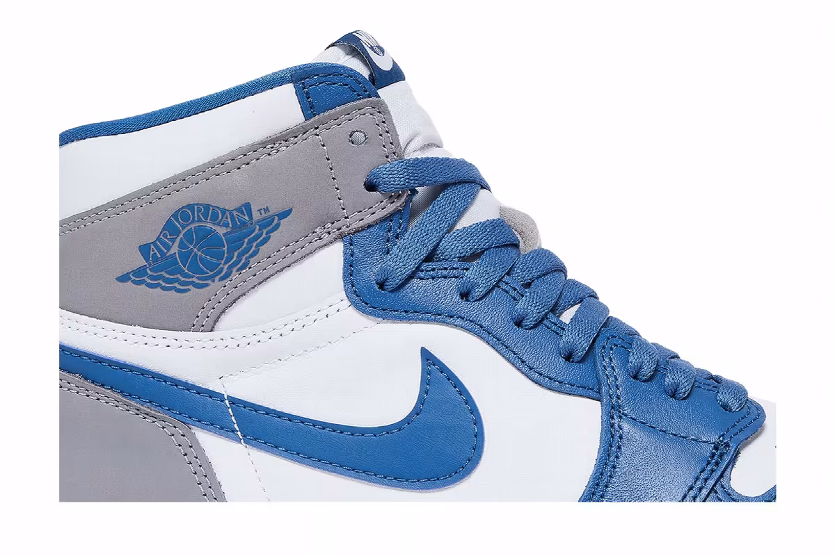Air Jordan 1 High OG True Blue, view 3