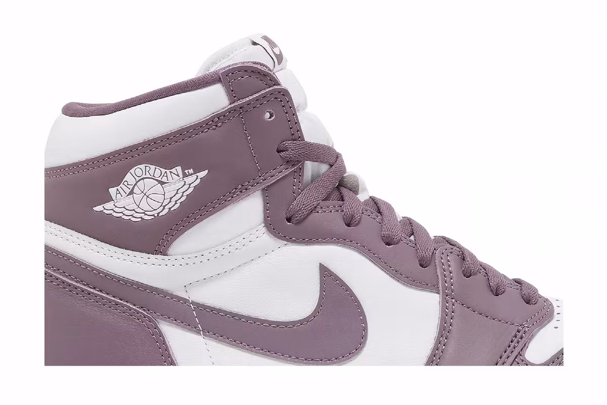 Air Jordan 1 High OG Mauve, view 3