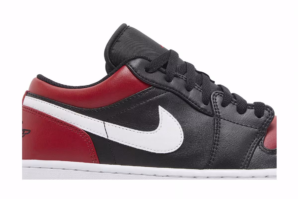 Air Jordan 1 Low Alternate Bred Toe, view 3
