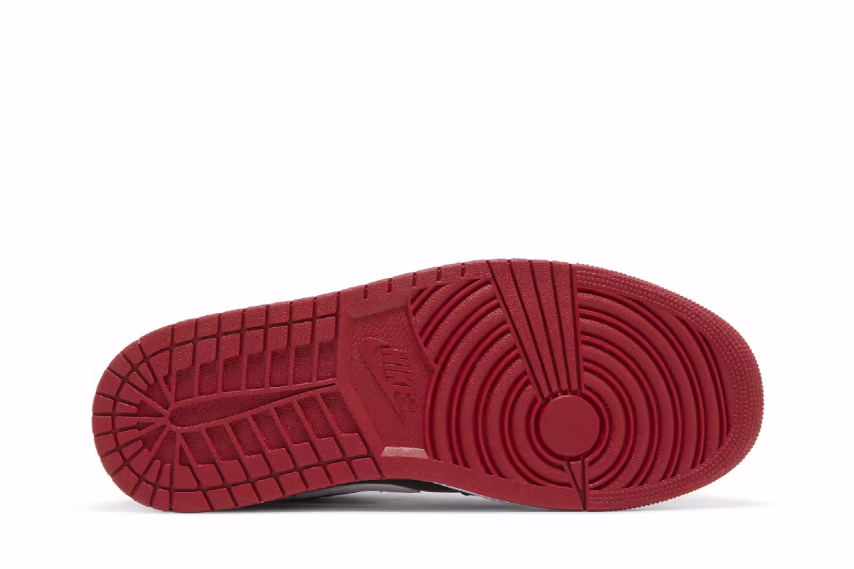 Air Jordan 1 Low Alternate Bred Toe, view 5