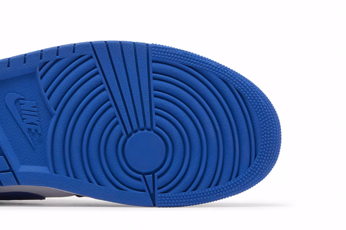 Air Jordan 1 Low Alternate Royal Toe, view 6