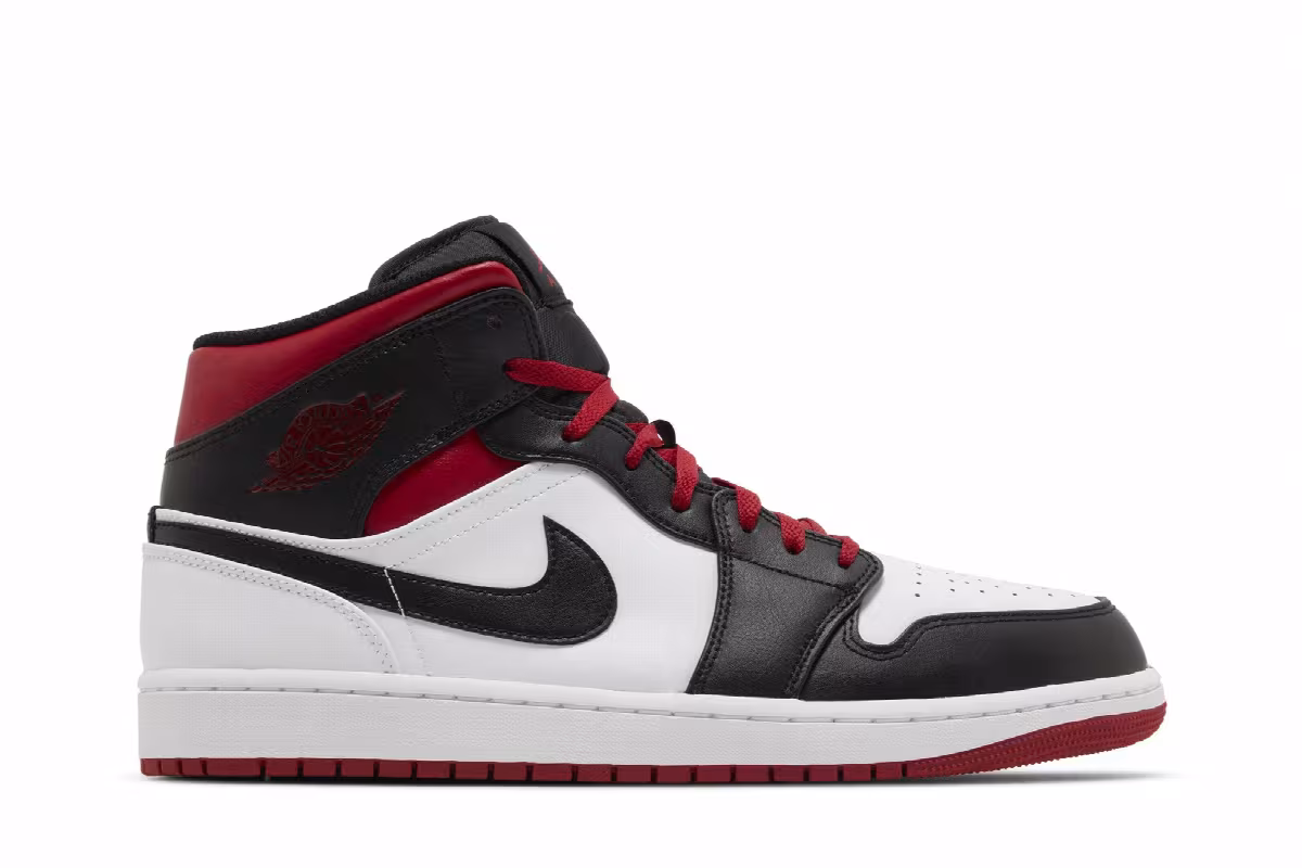 Air Jordan 1 Mid Gym Red Black Toe, view 2