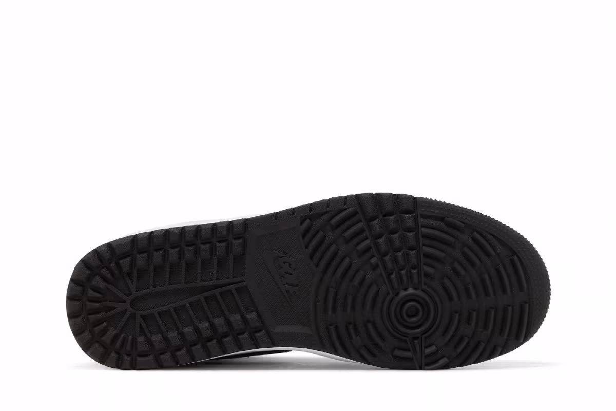 Air Jordan 1 High Golf Panda, view 5